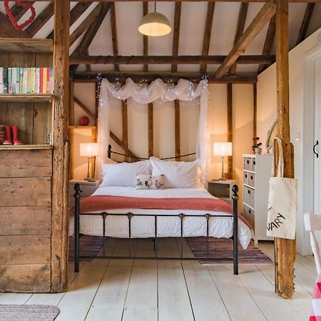 The Granary By Bloom Stays แคนเทอร์เบอรี ภายนอก รูปภาพ